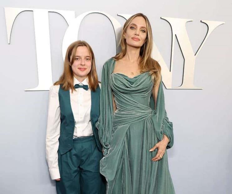 Angelina Jolie gana el premio Tony junto a su hija Vivienne