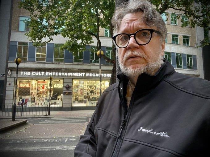 Se encuentra Del Toro en Londres para filmar 'Frankenstein'