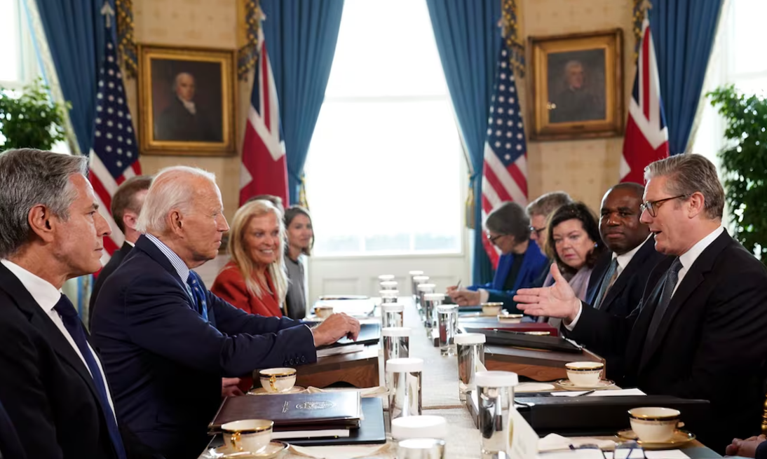 Biden y Starmer se reúnen en Washington para discutir restricciones sobre uso de armas en Ucrania