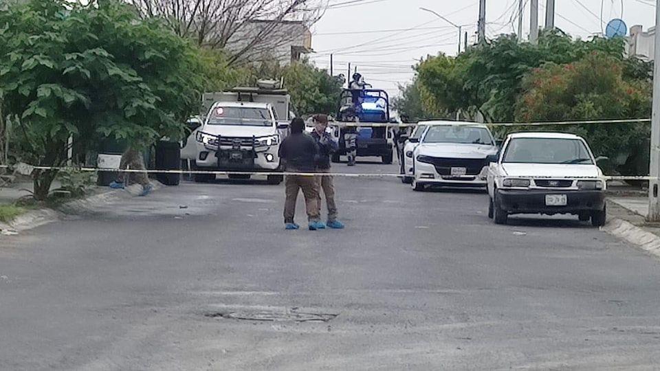 Ejecutan a uno y secuestran a dos en Ciénega de Flores