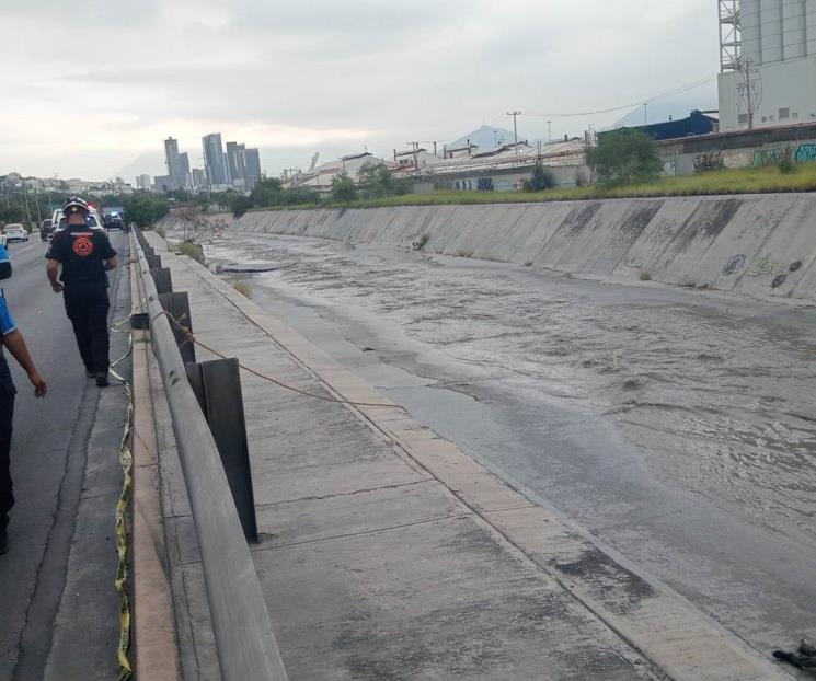 Descubren cadáver en arroyo