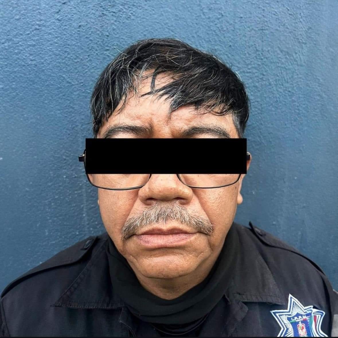 Policia Garcia detenido por halconeo