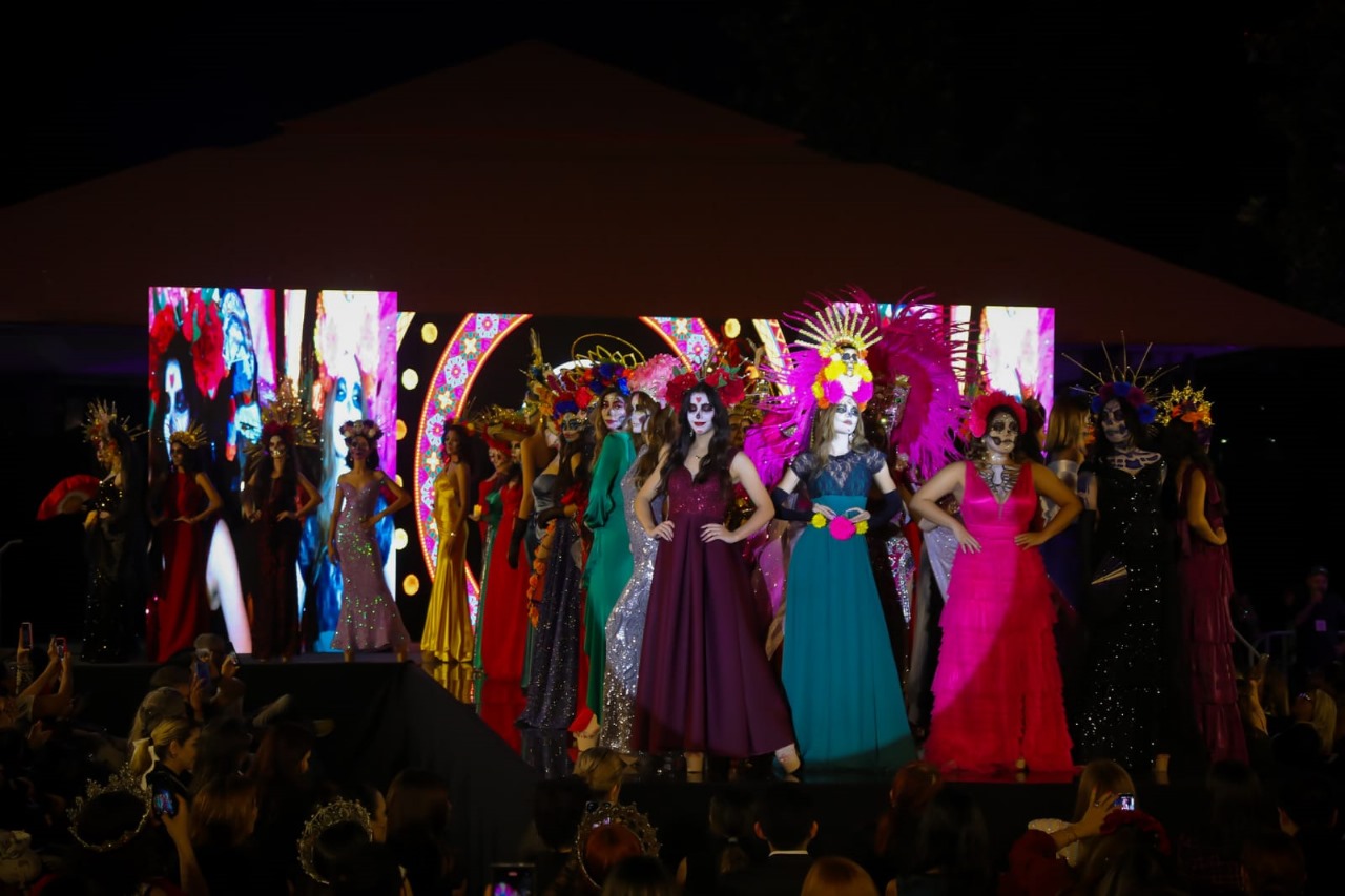 Ofrece Monterrey Festival de Catrinas en la Plaza Zaragoza