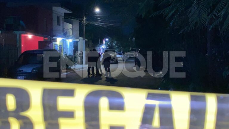 Encuentran cuerpo dentro de auto en Juárez, NL