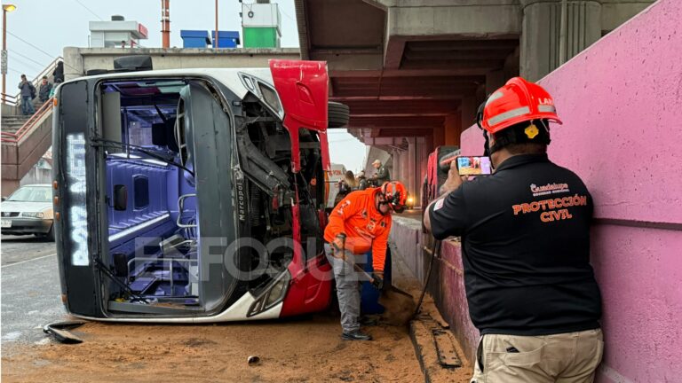 Volcadura de camión de la ruta 217 en Guadalupe deja 9 heridos