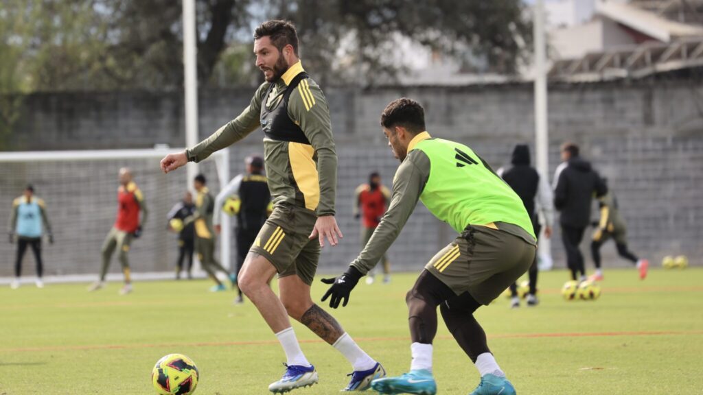 Gignac y Carioca podrían ser titulares ante Chivas en la jornada 3