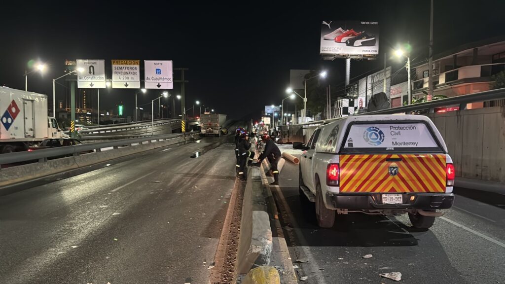 VIDEO | Captan momento de la volcadura de tráiler en Morones Prieto