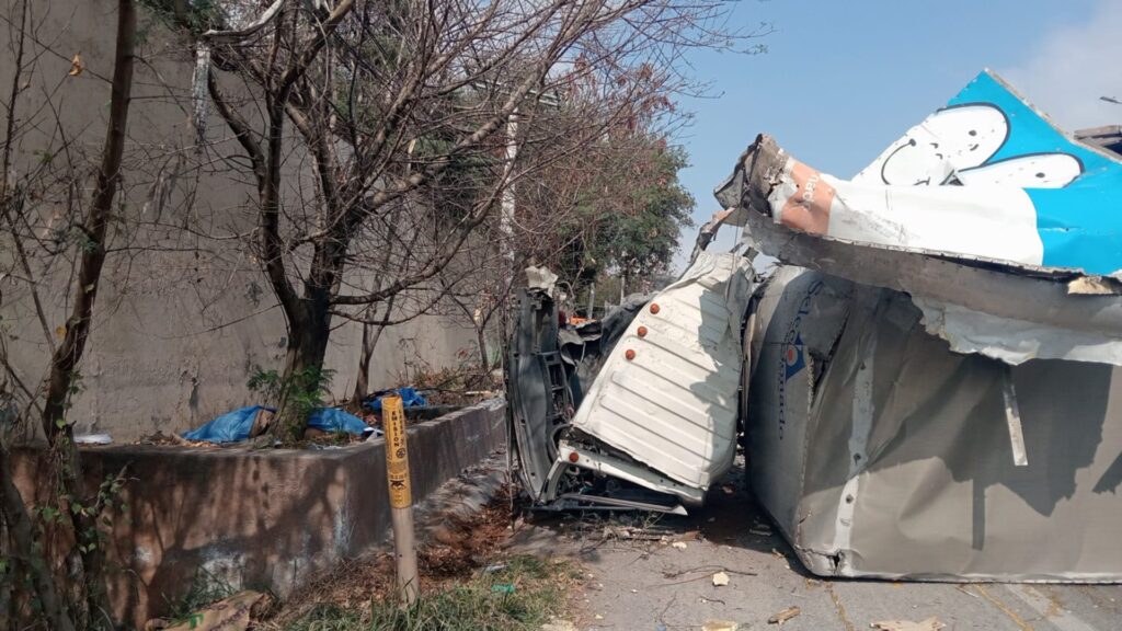 Mueren dos en choque en la Carretera Nacional