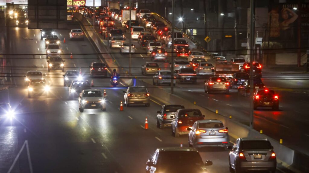 Hacen permanente el carril reversible en Gonzalitos