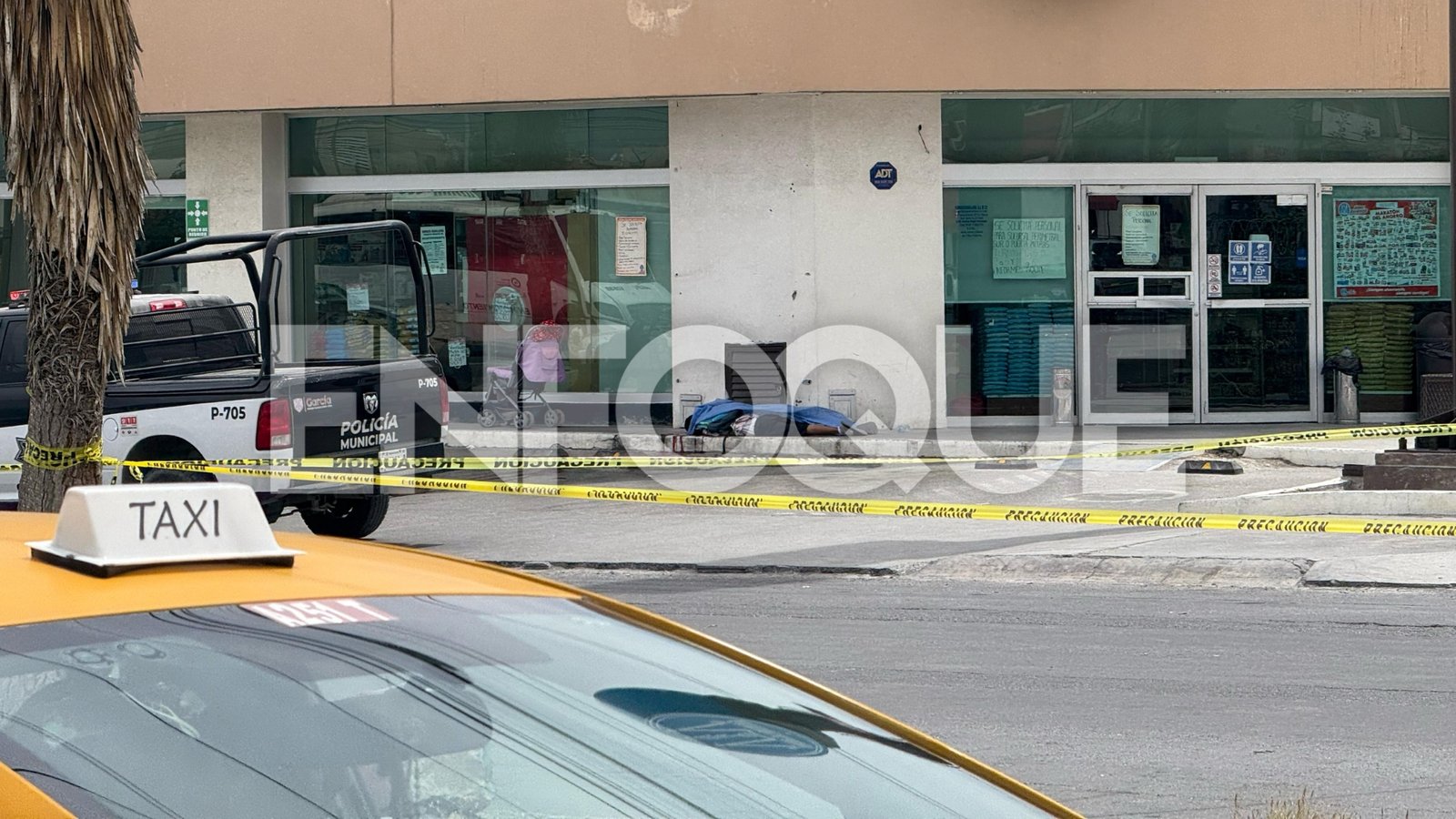 Ejecutan a un hombre frente a una farmacia en García