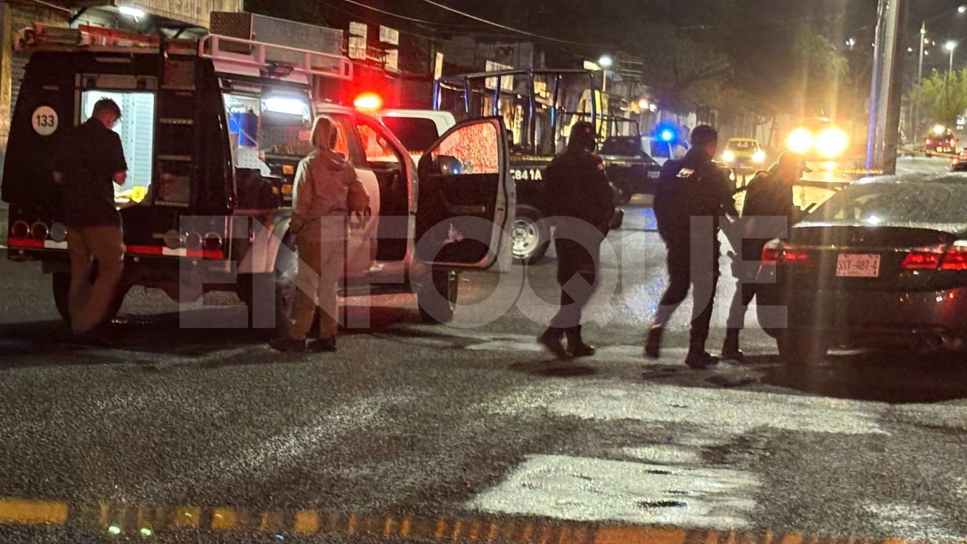 Hombres armados logran escapar tras chocar en Tierra y Libertad