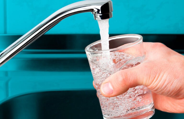 Top-5-características-del-agua-potable2_1635973300_1180X580_c_c_0_0