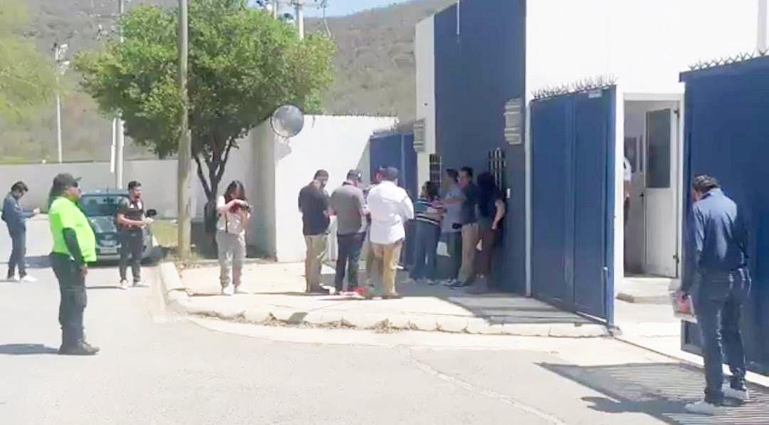 2-4ec6fa26-focus-0-0-745-622