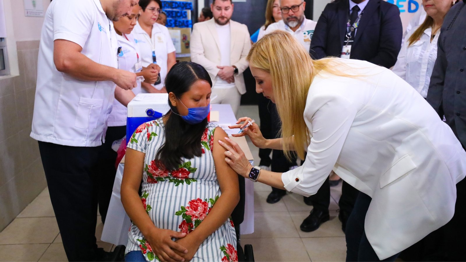 Aplicarán 100 mil vacunas en NL; Secretaría de Salud NL