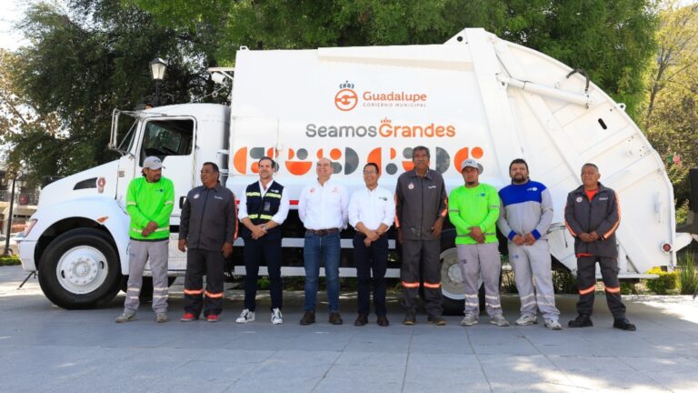 Guadalupe recibe 3 camiones recolectores de basura