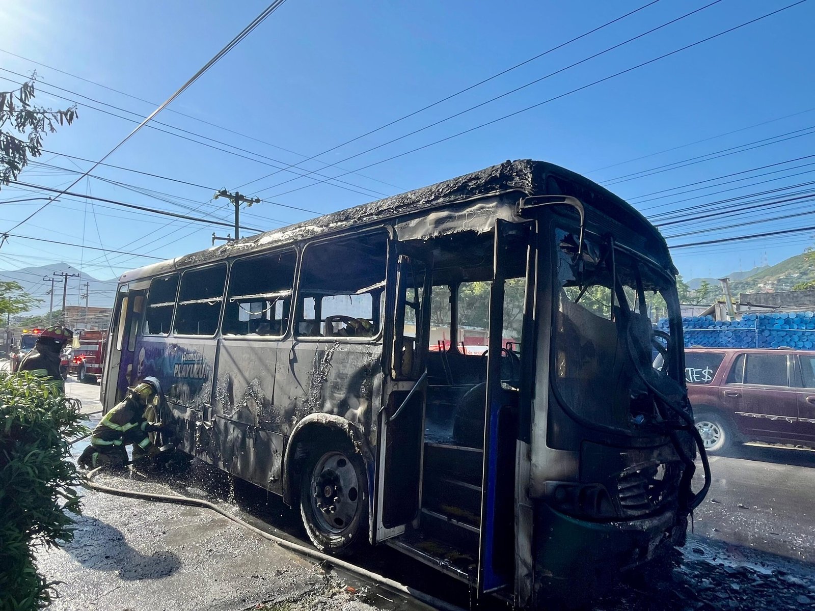 Incendio Consume Ruta Urbana en la Colonia Independencia