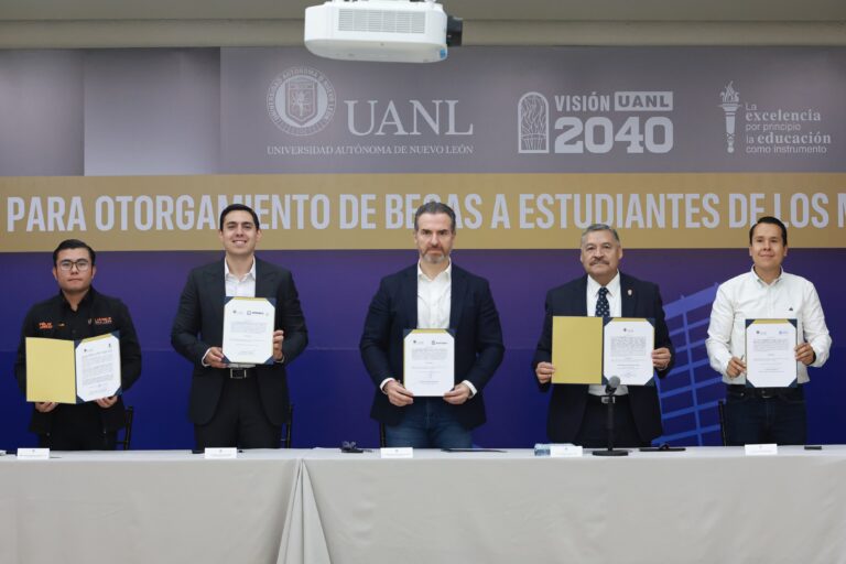Monterrey y UANL otorgan becas a estudiantes vulnerables de nivel medio y superior
