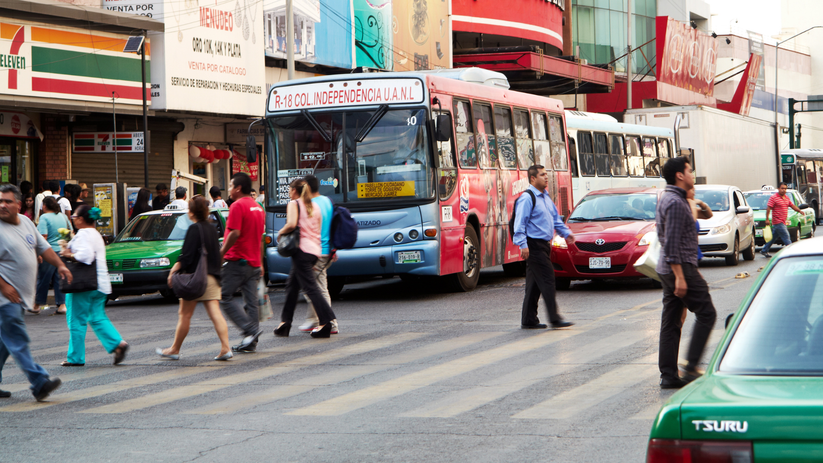 Urgen Horarios Escalonados en NL para Desahogar el Tráfico