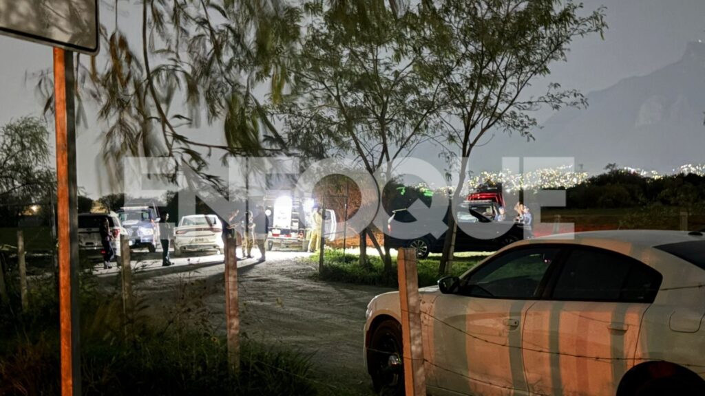 Mujer sin vida es localizada dentro de camioneta con reporte de robo en Guadalupe