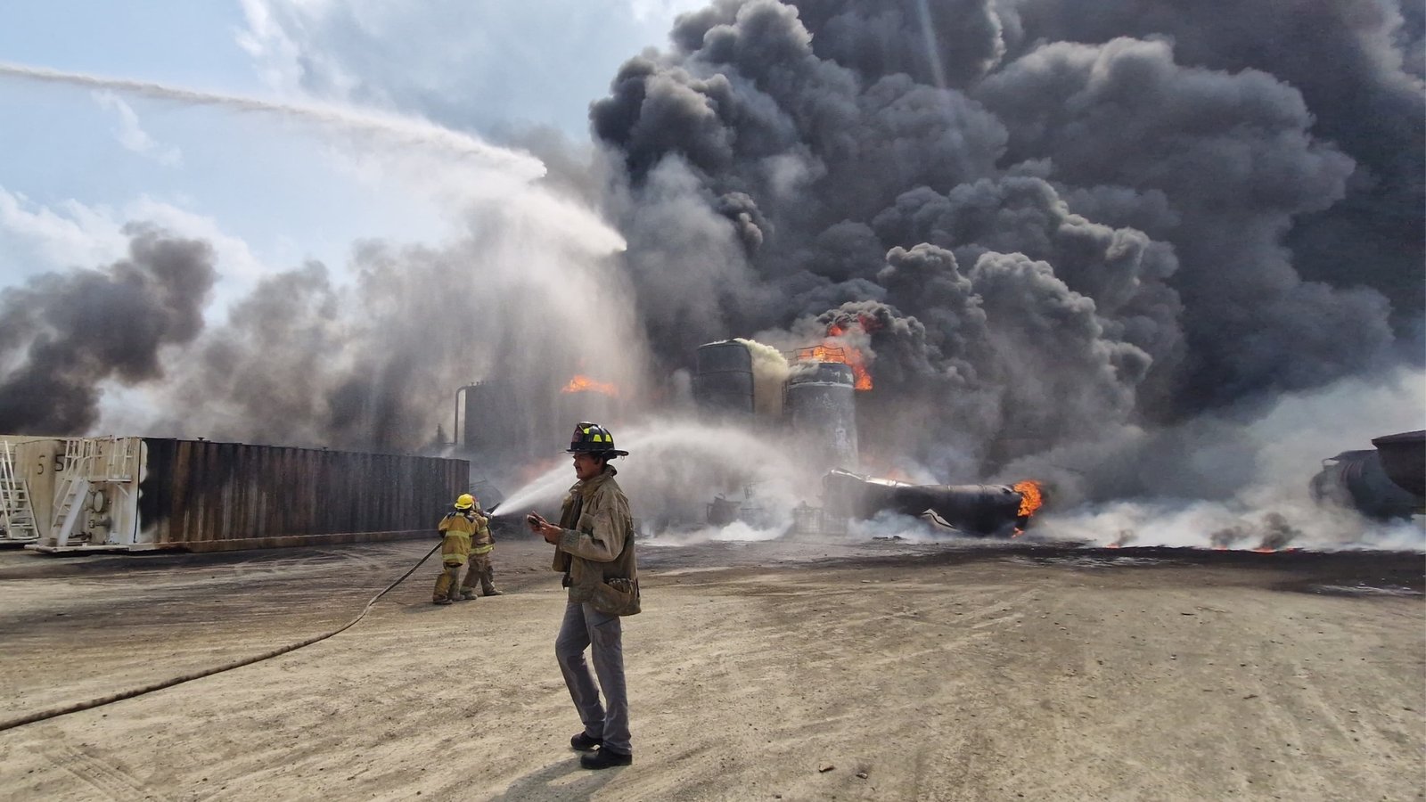 VIDEO | Explosió e incendio en empresa de Cadereyta; Hay un lesionado