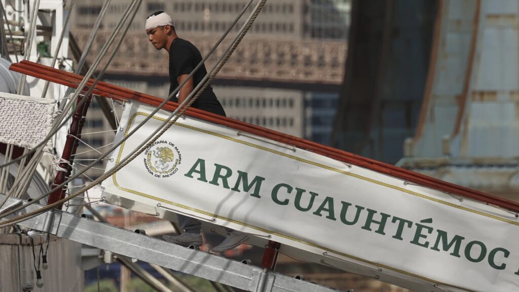 Marina investiga causa del choque del Buque Cuauhtémoc en Brooklyn