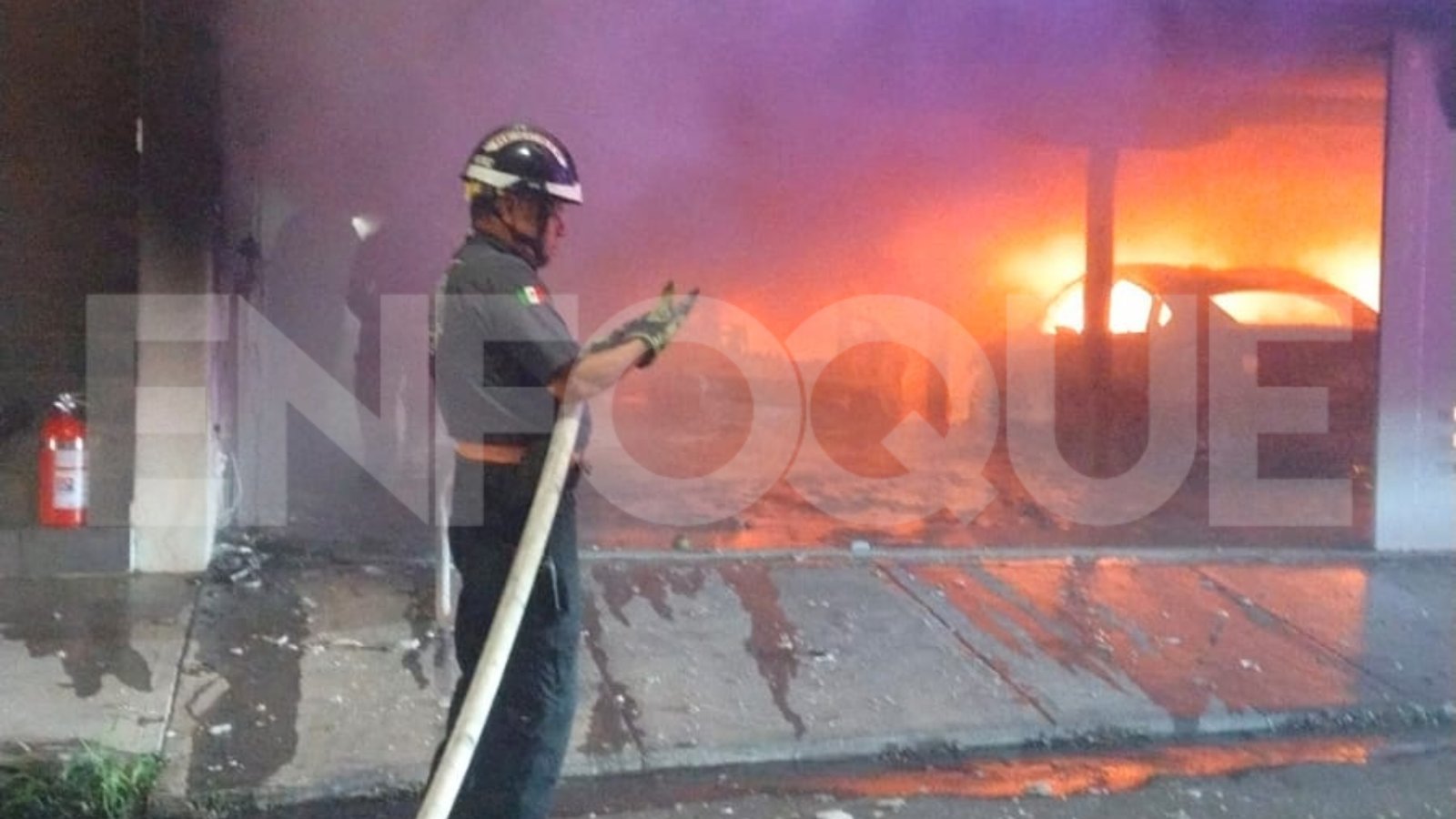 De nuevo atentan contra exdirector de Prepa; queman autos de lujo en San Pedro