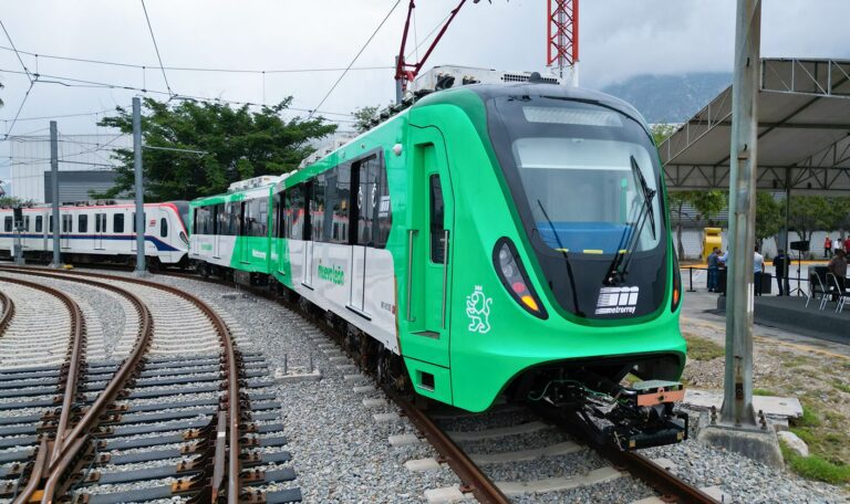 Presentacion_del_nuevo_tren_MM_24_para_Linea_1_del_Metro_11_fdac295e6c