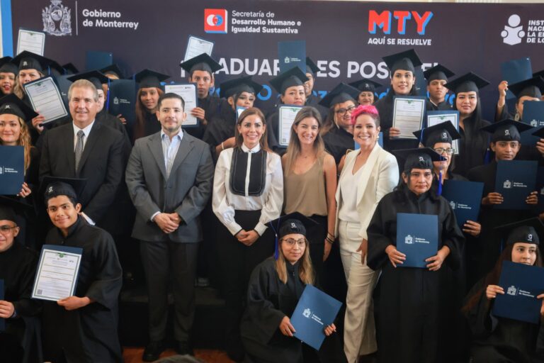 Firma Monterrey convenio con INEA para combatir el rezago educativo