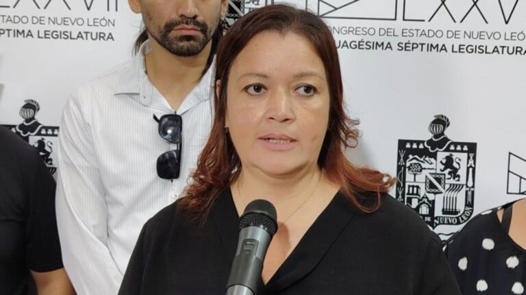 Critican diputados regreso al pago por pasajero en NL