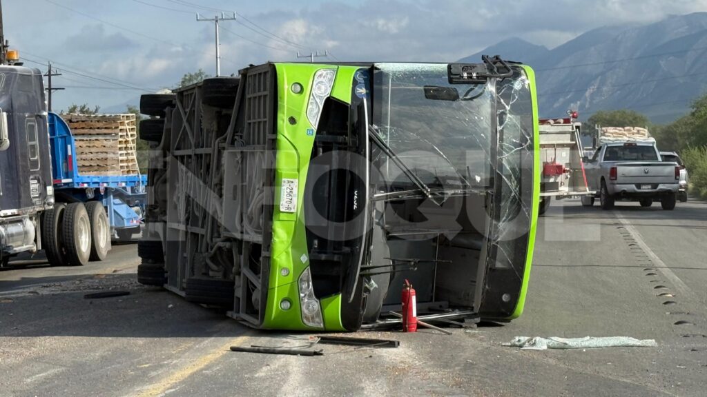 Choque y volcadura deja 7 lesionados en El Carmen,NL