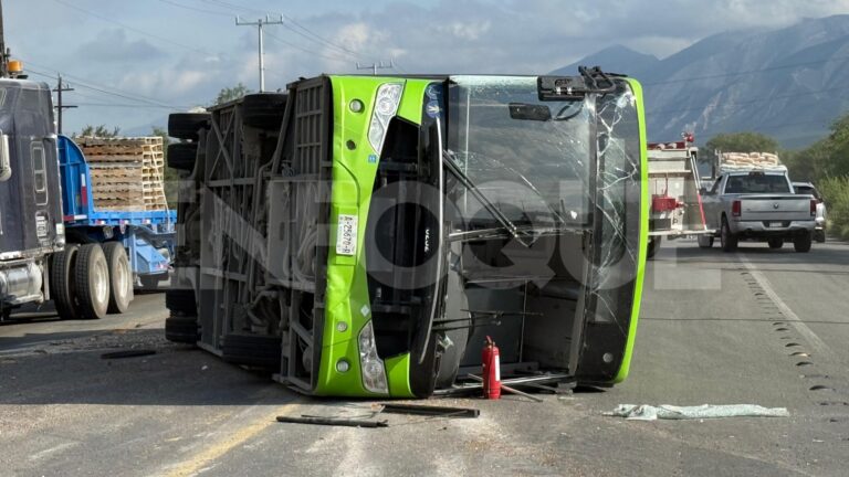 Choque y volcadura deja 7 lesionados en El Carmen,NL
