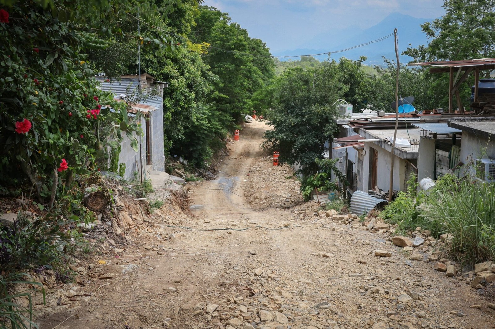David de la Peña supervisa obras viales en la Colonia San Juan en ...