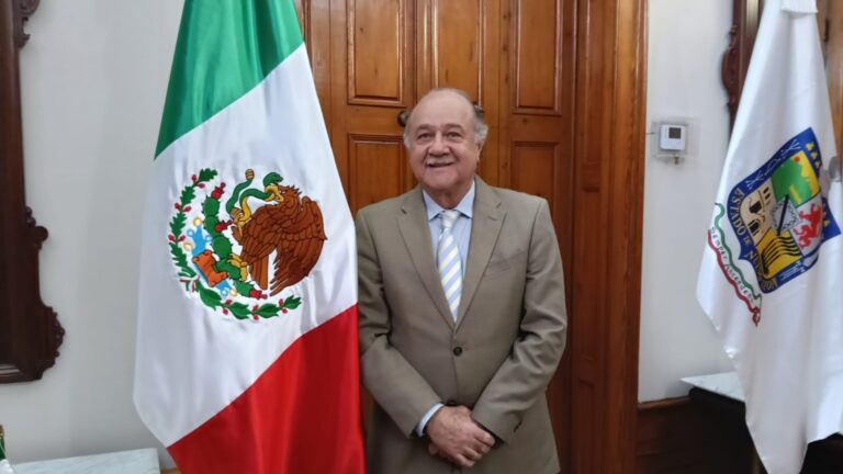 Se va Javier Navarro a CDMX
