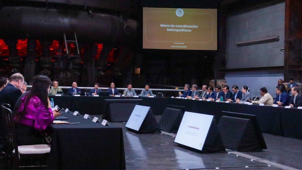 Presentan iniciativa para transporte escolar obligatorio en NL