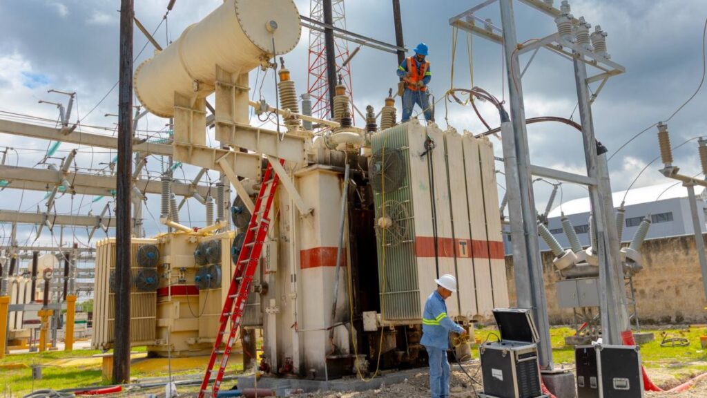 Mejoran suministro eléctrico con instalación de transformador en Juárez