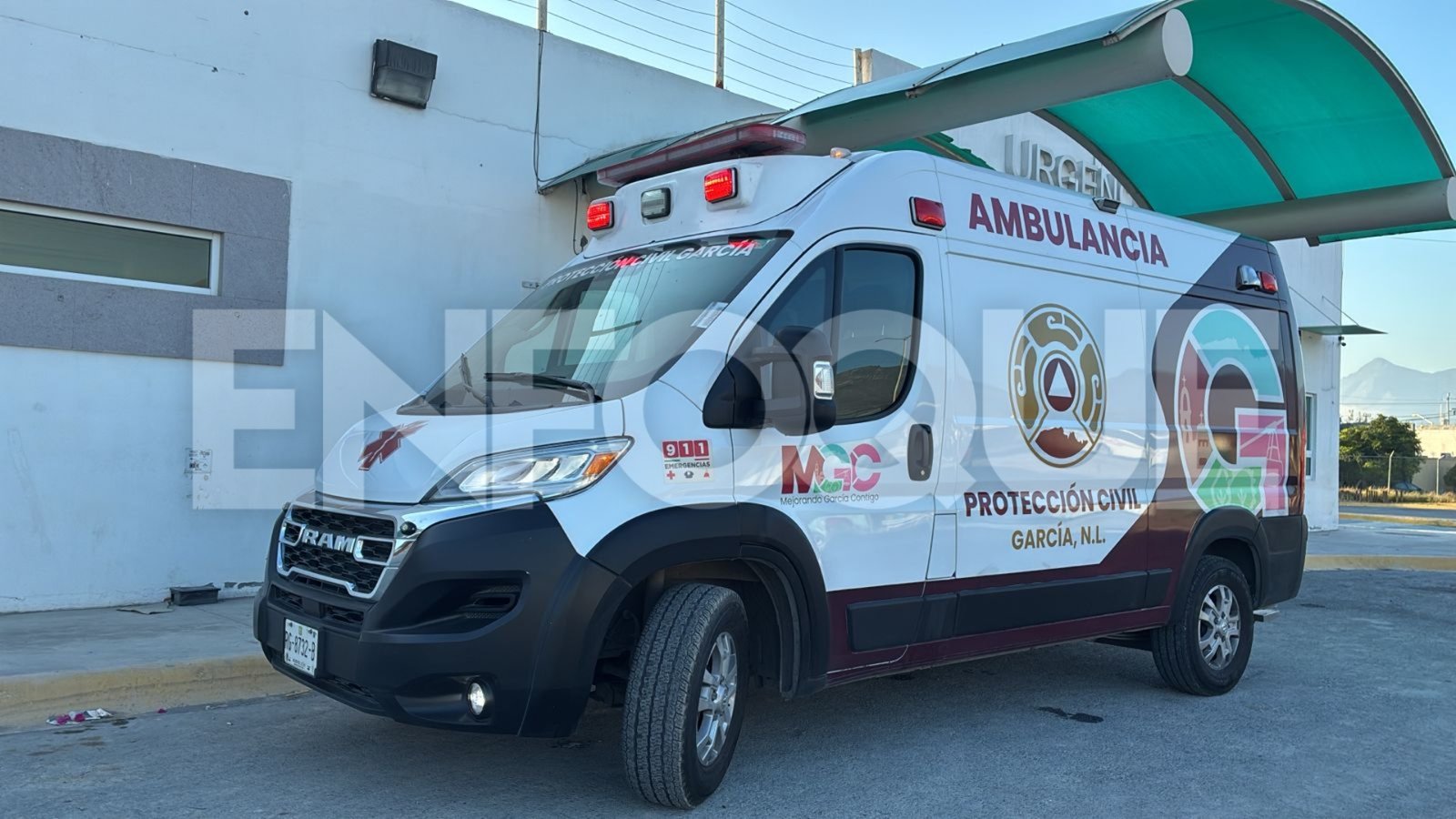 Hombre sufre descarga eléctrica al tocar cable en García