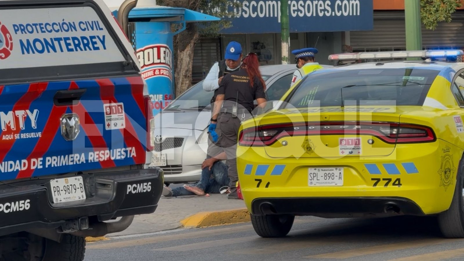 Atropellan a hombre en el Centro de Monterrey; conductor huye