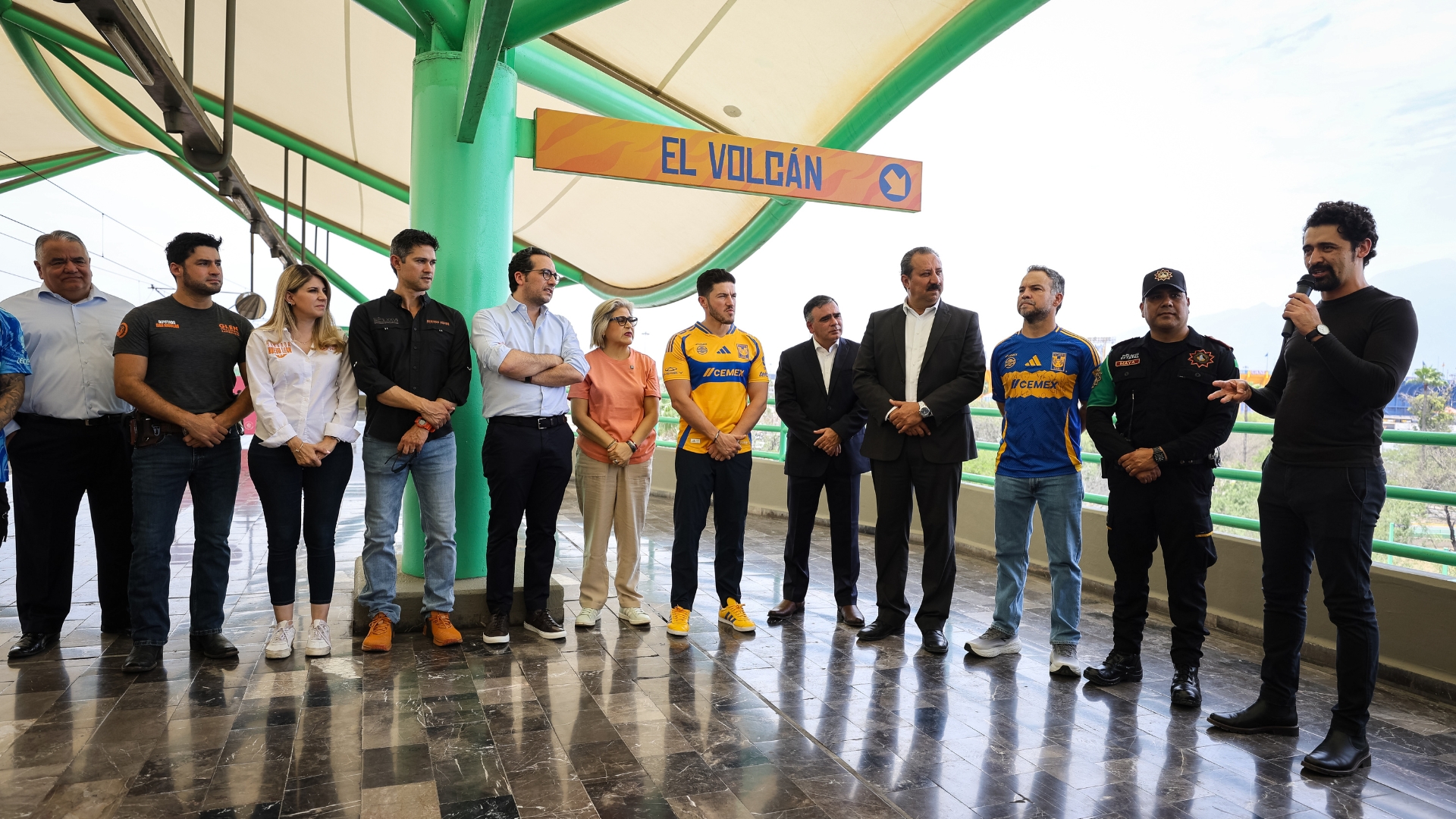 Estación ‘Universidad’ se convierte en Estación ‘Tigres’