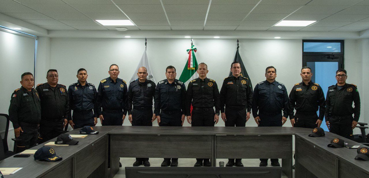 Reconocen a secretarios de seguridad 02