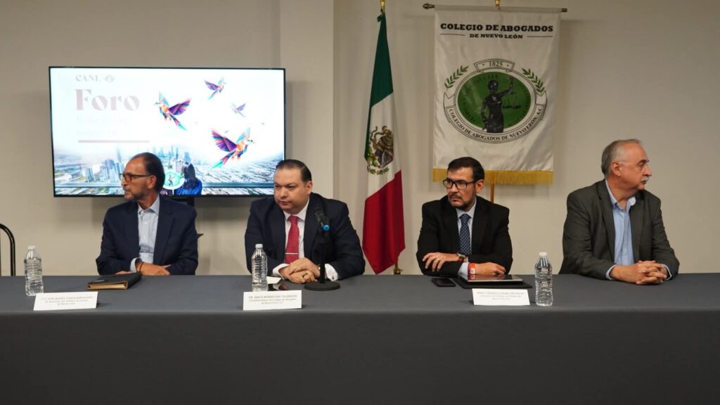 Colegio de Abogados de NL participa en análisis sobre reducción de jornada laboral
