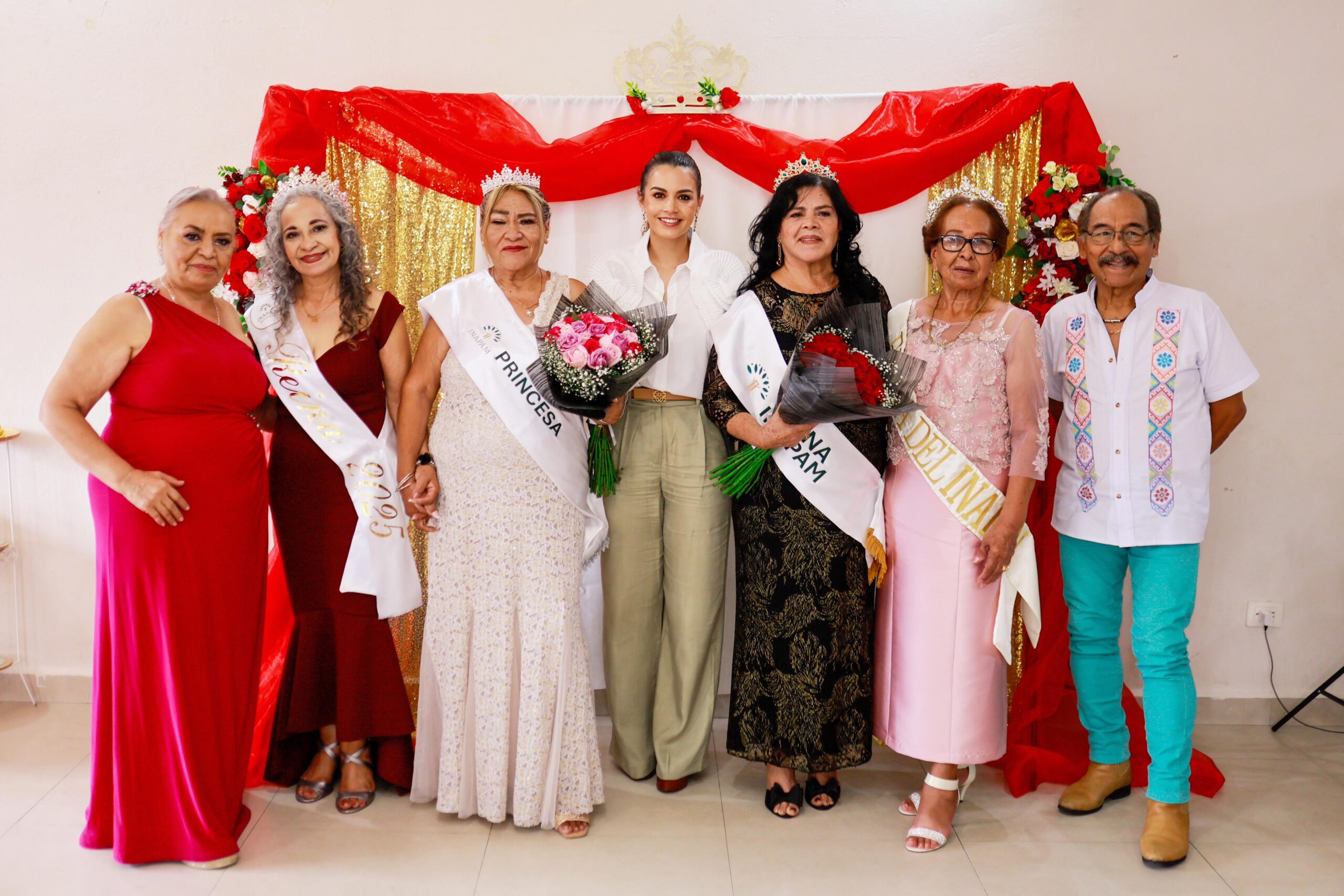Lorena de la Garza celebra a adultos mayores