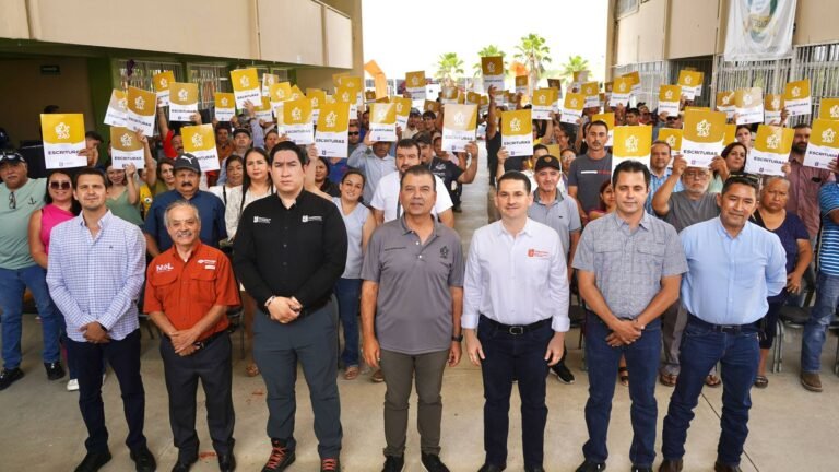 Entregan Fomerrey escrituras a 132 familias de Allende