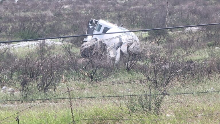 Muere conductor tras lanzarse de camión sin frenos en la Carretera a Saltillo