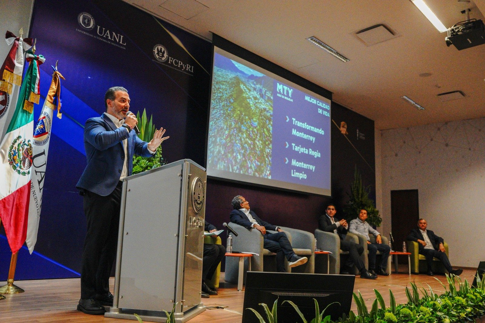 81da2fd9-faf1-45fd-90b8-4900d12458e6