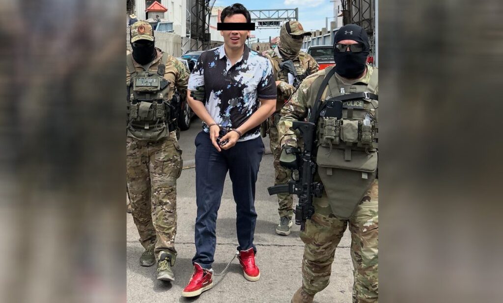 Julio-Cesar-Chavez-Jr-es-deportado-a-Mexico-@USAmbMex-1160x700