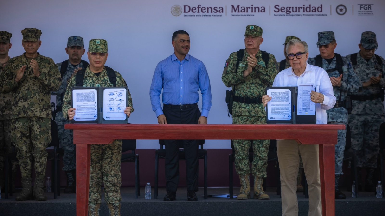 Entrega Harfuch  100 patrullas para la Policía Estatal en Sinaloa
