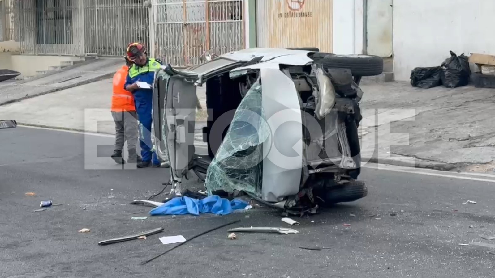 Dos personas lesionadas tras volcadura en San Nicolás