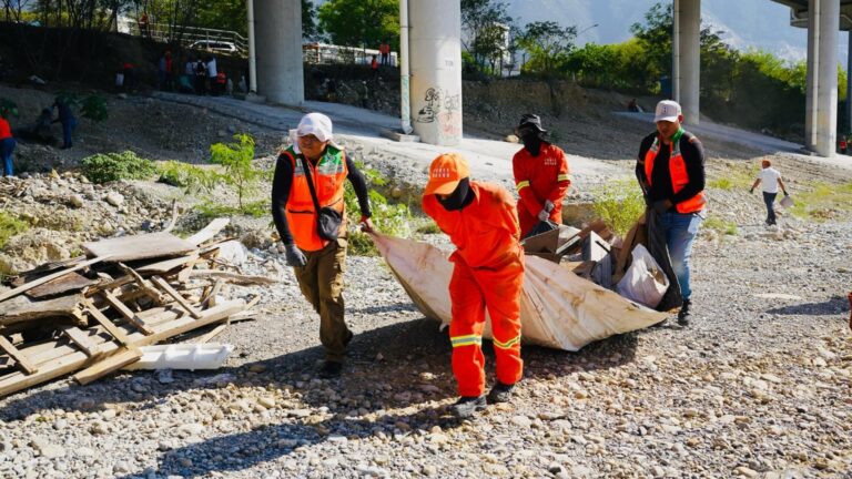 Retiran más de 9 toneladas de residuos del Río Santa Catarina
