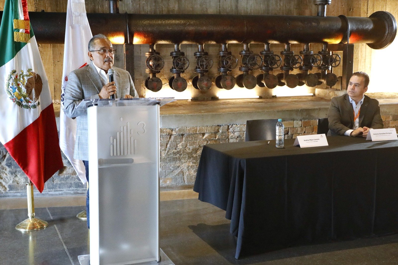 Firman Escobedo y Horno 3 alianza para llevar ciencia y tecnología a escuelas