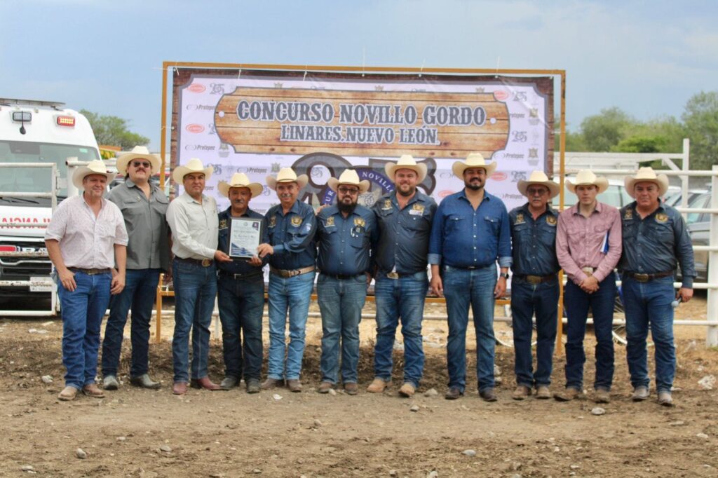 Celebra Unión Ganadera de NL 25 años del Concurso del Novillo Gordo.